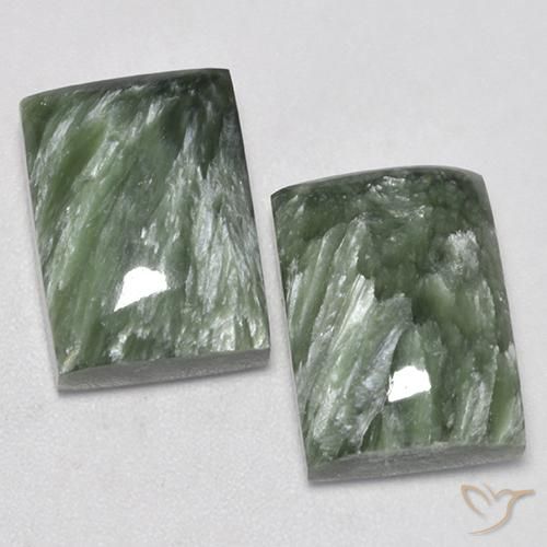 Gemme di Serafinito Verde terroso naturale da 15.16 ct, Taglio a baguette, Opaco