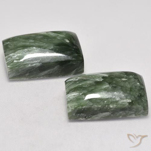Gemme di Serafinito Verde terroso naturale da 15.16 ct, Taglio a baguette, Opaco