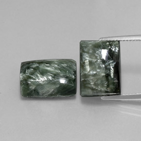 Serafinite naturale verde da 17,39 ct, baguette, opaco