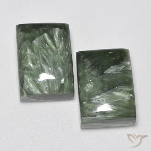 Gemme di Serafinito Verde medio naturale da 17.19 ct, Taglio a baguette, Opaco