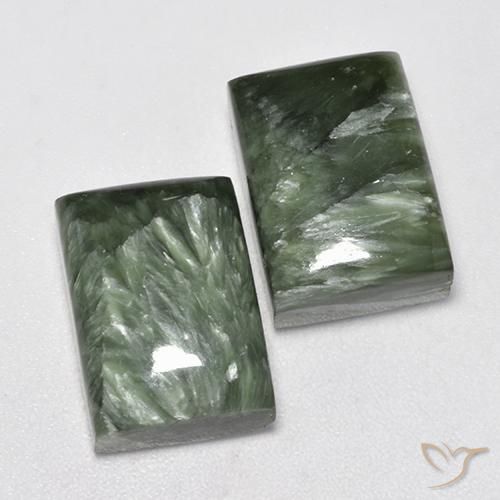 Gemme di Serafinito Verde medio naturale da 17.19 ct, Taglio a baguette, Opaco
