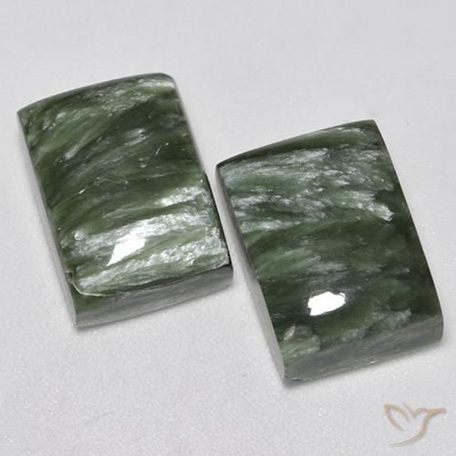 Gemme di Serafinito Verde medio naturale da 16.83 ct, Taglio a baguette, Opaco
