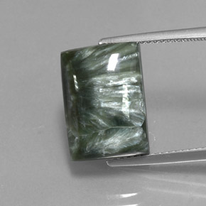 Serafinite naturale verde da 8,45 ct, baguette, opaco
