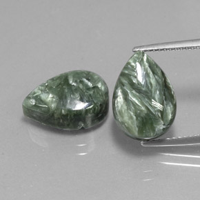 Serafinite naturale verde da 11,17 ct, taglio a pera, opaco