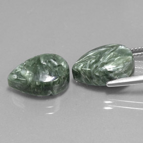 Serafinite naturale verde da 11,17 ct, taglio a pera, opaco