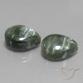 Gemme di Serafinito Verde naturale da 12.42 ct, Forma a pera, Opaco