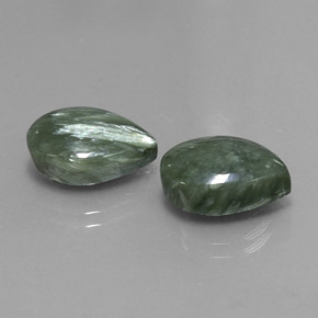Serafinite naturale verde da 10,07 ct, taglio a pera, opaco
