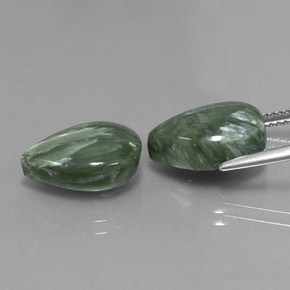 Serafinite naturale verde da 10,07 ct, taglio a pera, opaco