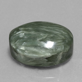 Serafinito Verde naturale da 10.36 ct, Taglio ovale, Opaco