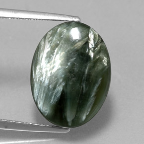 Serafinito Verde naturale da 6.86 ct, Taglio ovale, Opaco