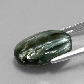 Serafinito Verde naturale da 6.86 ct, Taglio ovale, Opaco