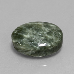 Serafinito Verde naturale da 8.44 ct, Taglio ovale, Opaco