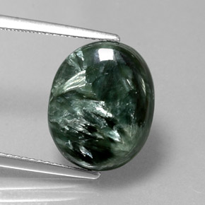Serafinite naturale verde da 7,60 ct, taglio ovale, opaco