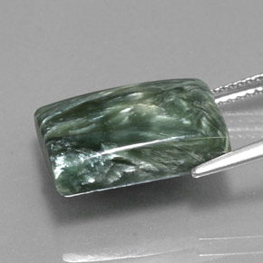 Serafinite naturale verde da 10,42 ct, baguette, opaco