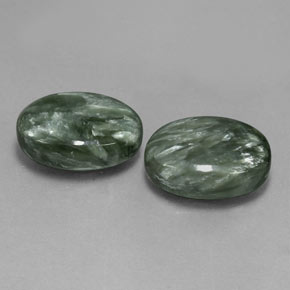 Serafinite naturale verde da 12,01 ct, taglio ovale, opaco