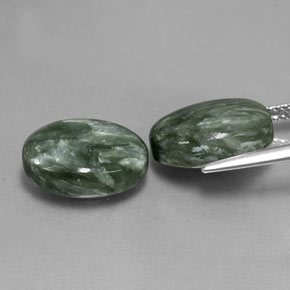 Serafinite naturale verde da 12,01 ct, taglio ovale, opaco
