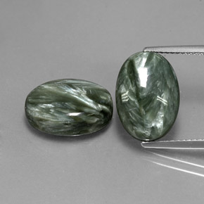 Serafinite naturale verde da 13,00 ct, taglio ovale, opaco