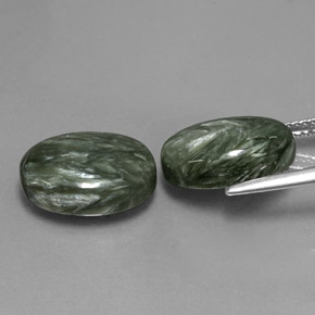 Serafinite naturale verde da 11,70 ct, taglio ovale, opaco