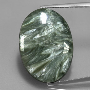 Serafinito Verde naturale da 17.29 ct, Taglio ovale, Opaco