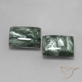 Gemme di Serafinito Verde medio naturale da 15.92 ct, Taglio a baguette, Opaco