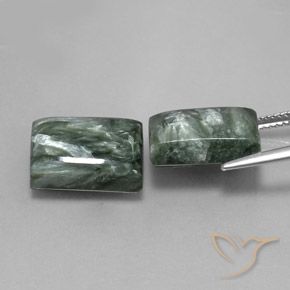 Gemme di Serafinito Verde medio naturale da 15.92 ct, Taglio a baguette, Opaco