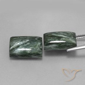 Gemme di Serafinito Verde medio naturale da 15.52 ct, Taglio a baguette, Opaco