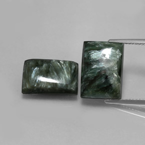 Serafinite naturale verde da  ct, baguette, opaco