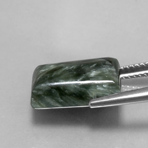 Serafinite naturale verde da 7,16 ct, baguette, opaco