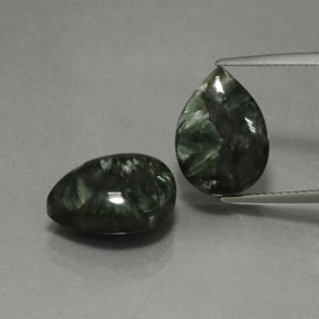 Serafinite naturale verde da 11,57 ct, taglio a pera, opaco