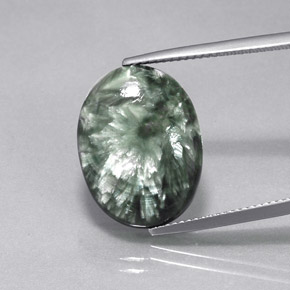 Serafinito Verde naturale da 9.66 ct, Taglio ovale, Opaco