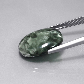 Serafinito Verde naturale da 9.66 ct, Taglio ovale, Opaco