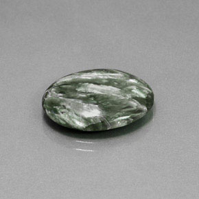 Serafinite naturale verde da 9,28 ct, taglio ovale, opaco