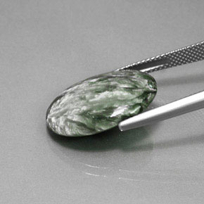 Serafinite naturale verde da 9,28 ct, taglio ovale, opaco