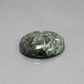 Serafinite naturale verde da 8,99 ct, taglio ovale, opaco