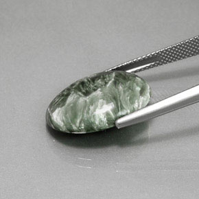 Serafinite naturale verde da 8,99 ct, taglio ovale, opaco