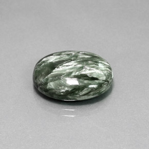 Serafinite naturale verde da 11,95 ct, taglio ovale, opaco