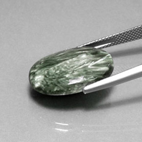 Serafinite naturale verde da 10,82 ct, taglio ovale, opaco