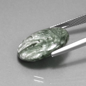 Serafinite naturale verde da 10,67 ct, taglio ovale, opaco