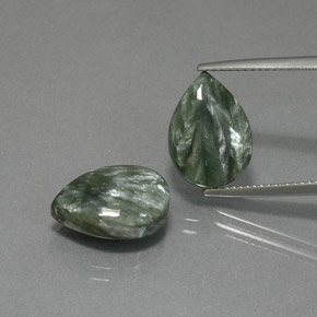 Serafinite naturale verde da 10,72 ct, taglio a pera, opaco