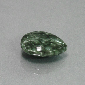 Serafinite naturale verde da 4,49 ct, taglio a pera, opaco