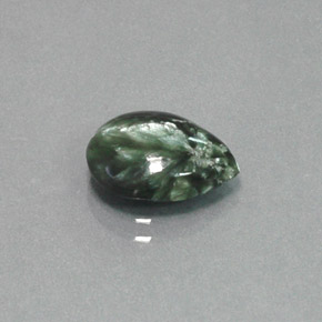 Serafinito Verde naturale da 2.82 ct, Forma a pera, Opaco