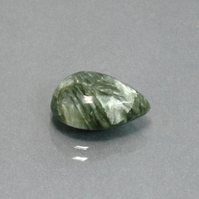 Serafinito Verde naturale da 3.60 ct, Forma a pera, Opaco