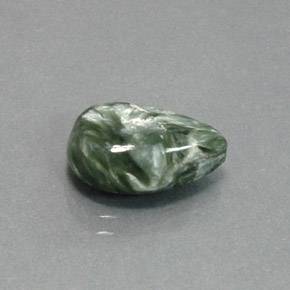 Serafinite naturale verde da 4,70 ct, taglio a pera, opaco