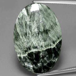 Serafinito Verde naturale da 27.27 ct, Taglio ovale, Opaco