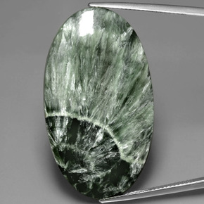 Serafinito Verde naturale da 37.88 ct, Taglio ovale, Opaco