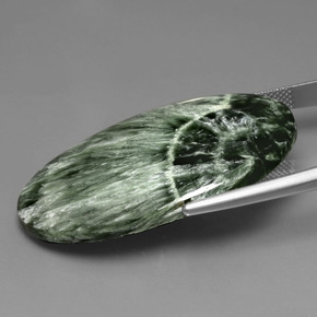 Serafinito Verde naturale da 37.88 ct, Taglio ovale, Opaco