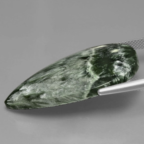 Serafinite naturale verde da 27,18 ct, taglio a pera, opaco
