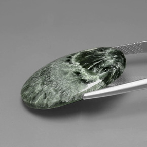 Serafinite naturale verde da 25,77 ct, taglio ovale, opaco