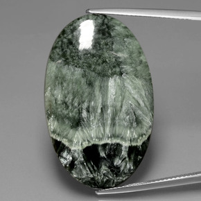 Serafinito Verde naturale da 30.14 ct, Taglio ovale, Opaco