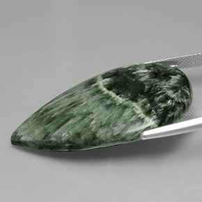 Serafinite naturale verde da 31,14 ct, taglio a pera, opaco
